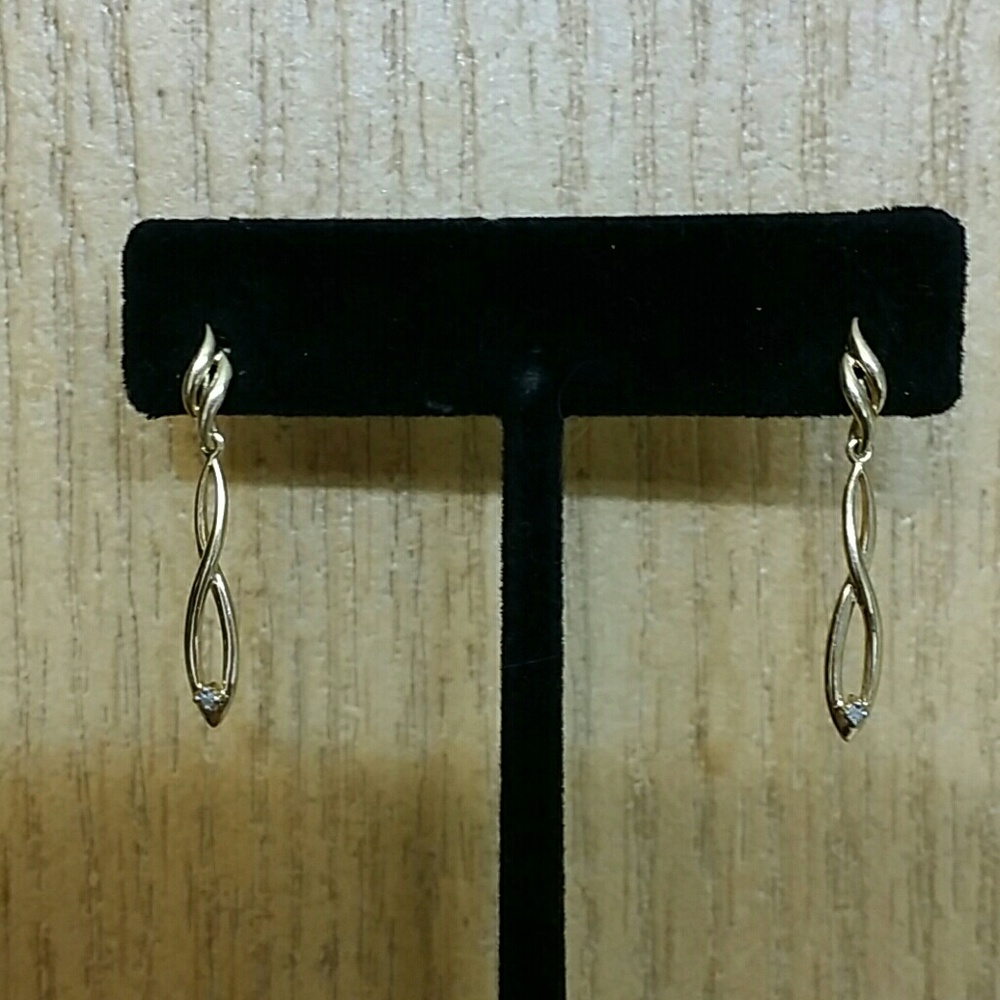 10k dangling diamond earrings